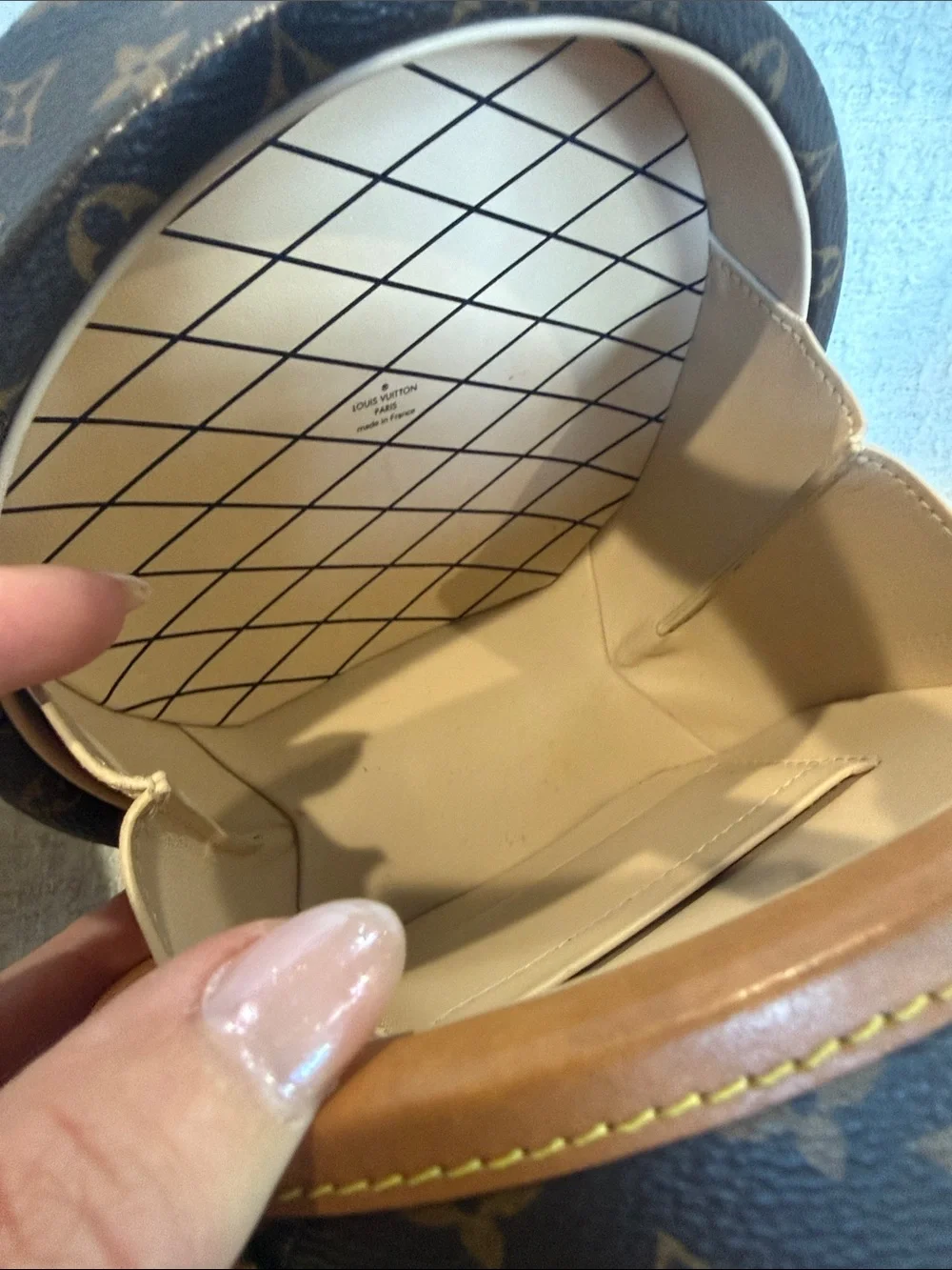 Louis Vuitton Round Crossbody Petite Boite Chapeau